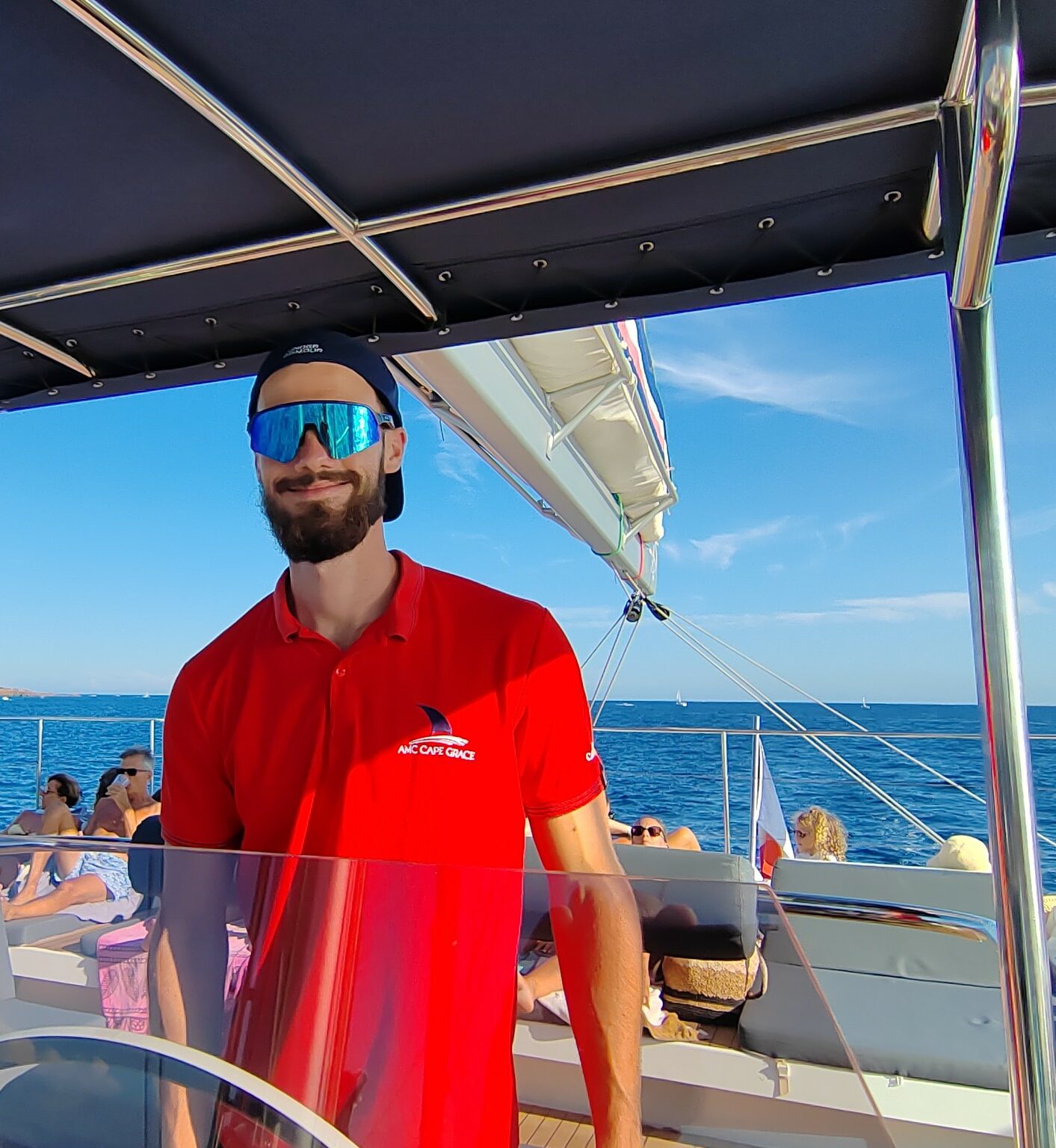 Elliott, second capitaine - Baïla, maxi-catamaran d'AMC Cape Grace, au départ de Saint-Raphael