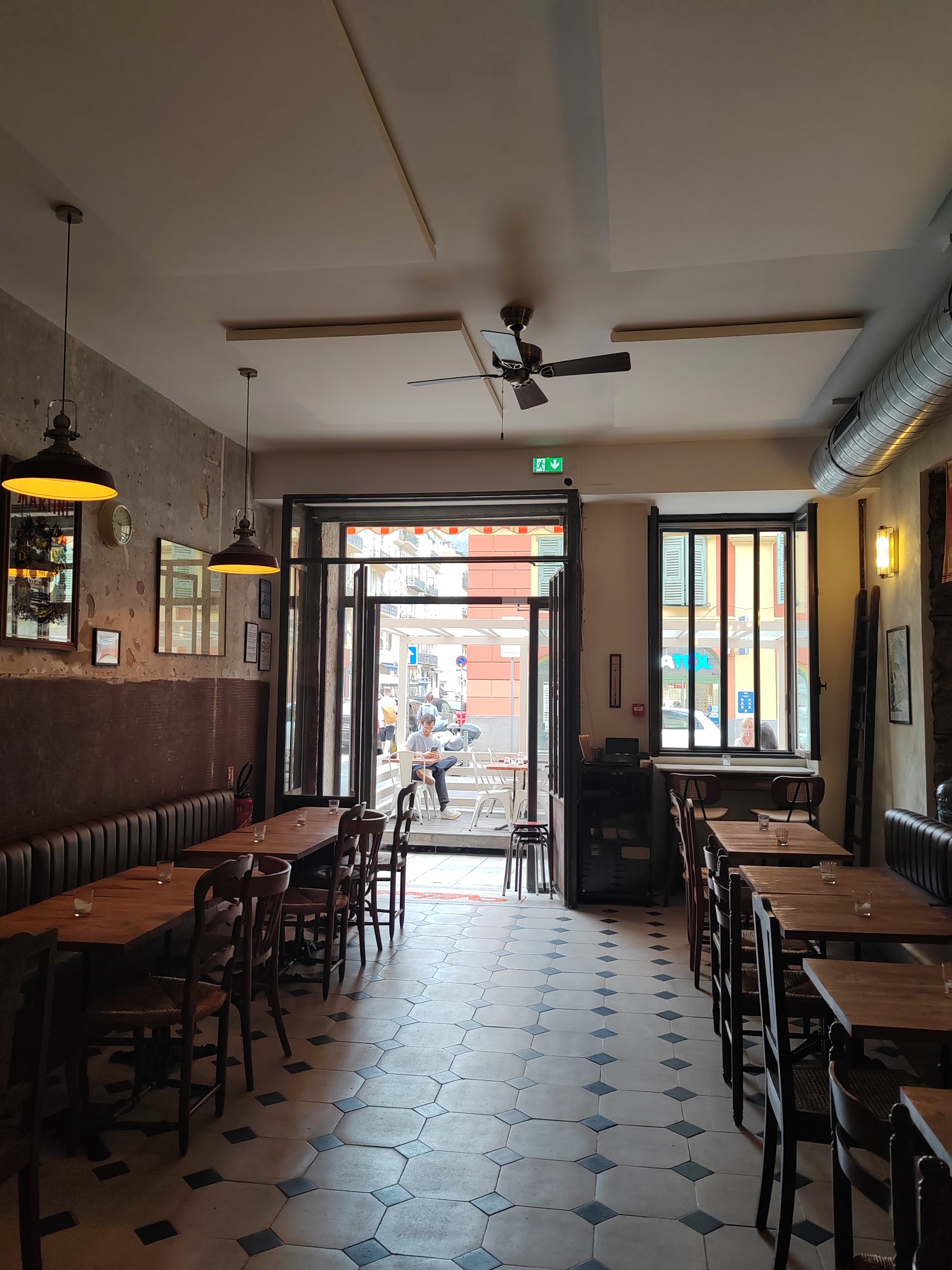 Bar à cocktails Vibes (Nice) DANS LE QUARTIER DU PORT