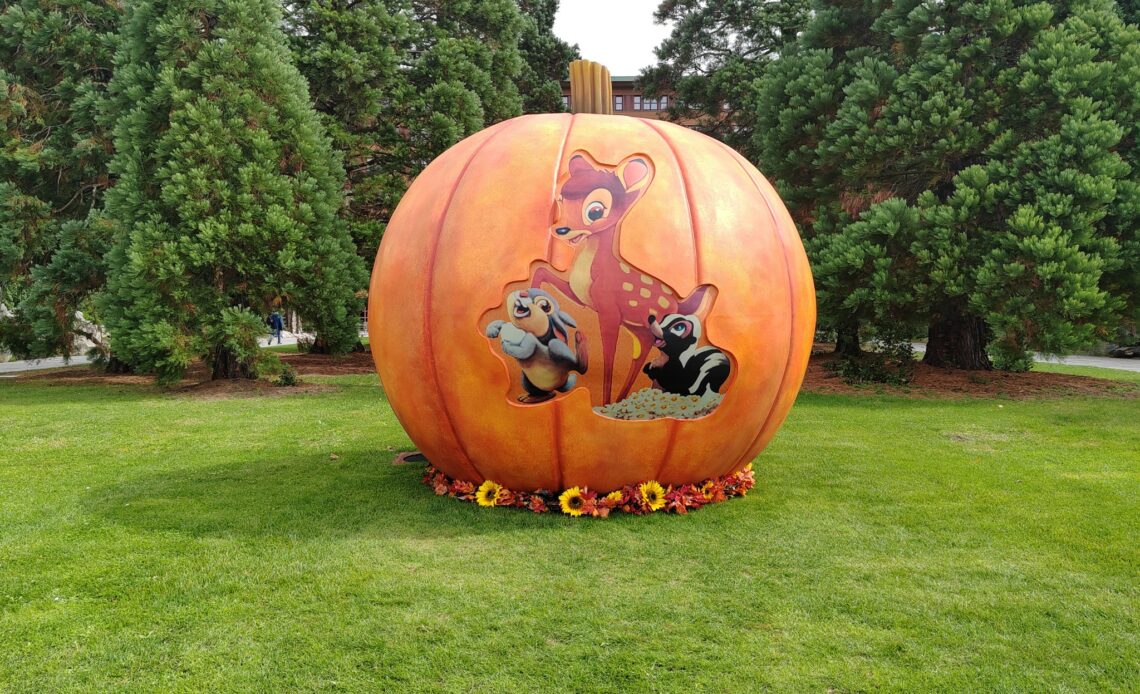 Citrouille Halloween 2025 - Disney Hotel Sequoia Lodge