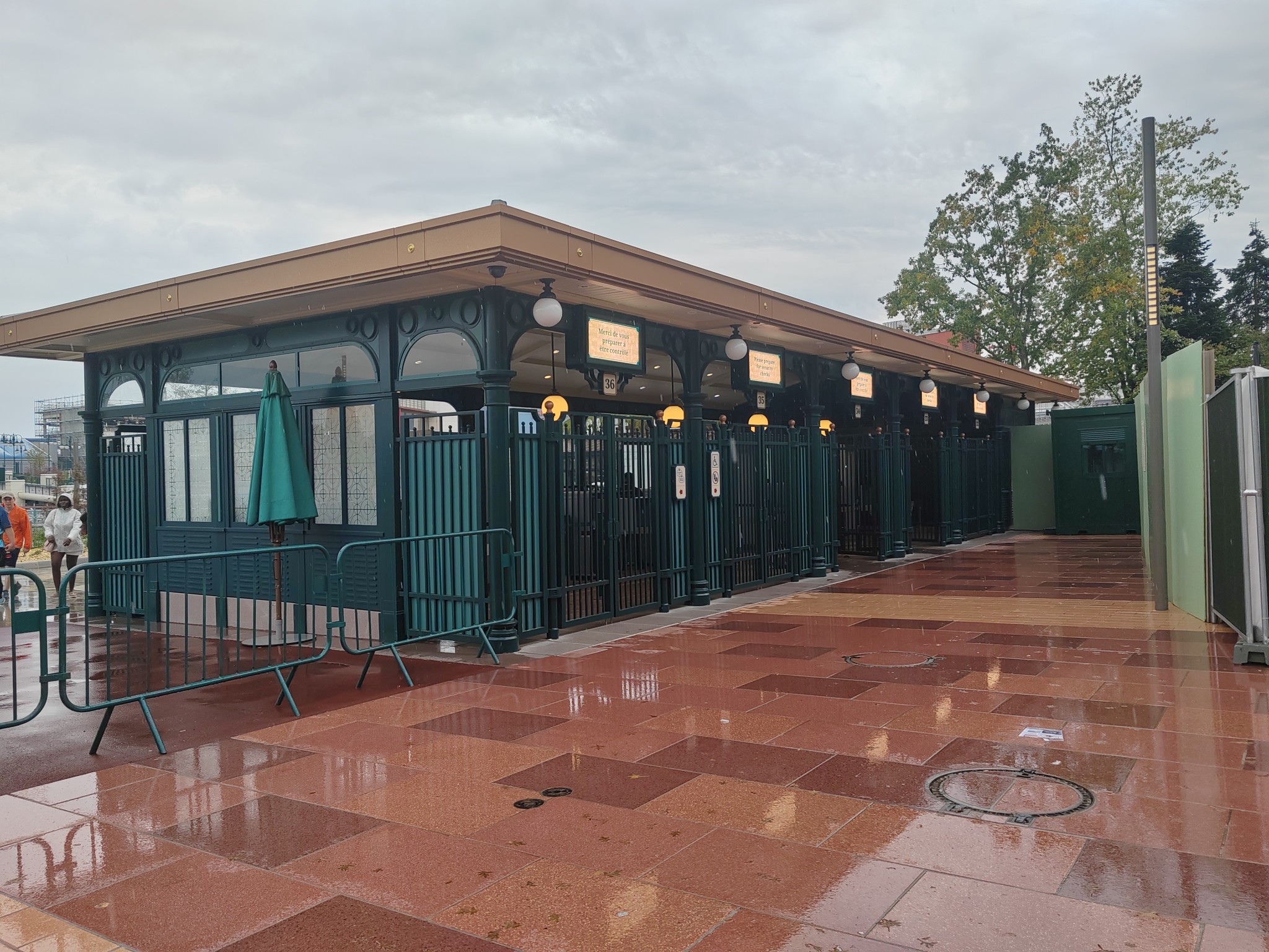 Halle de sécurité Rosalie - Hôtel Marvel - Disneyland Paris