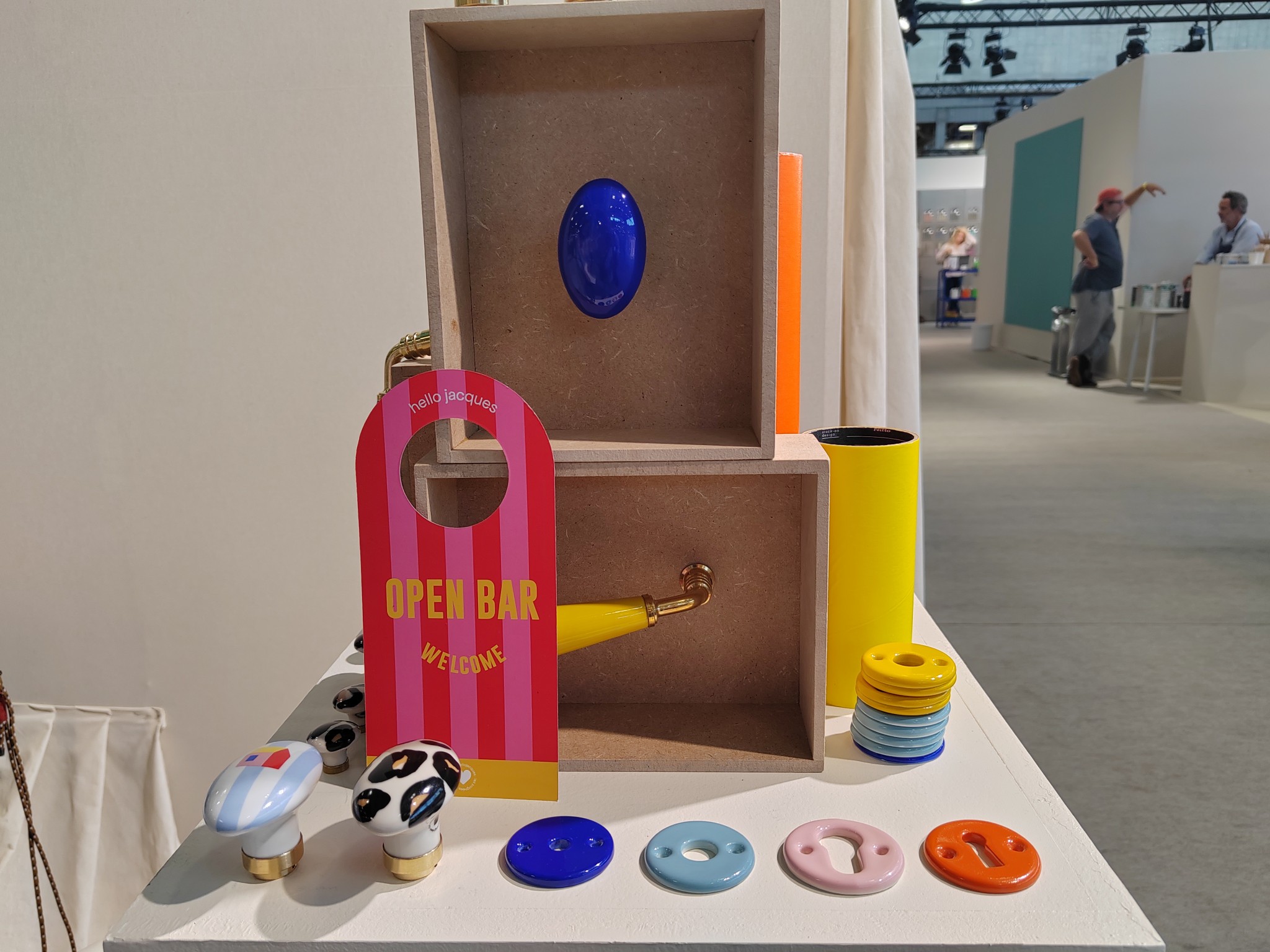 Hello Jacques - Poignées de portes - Who's Next Home