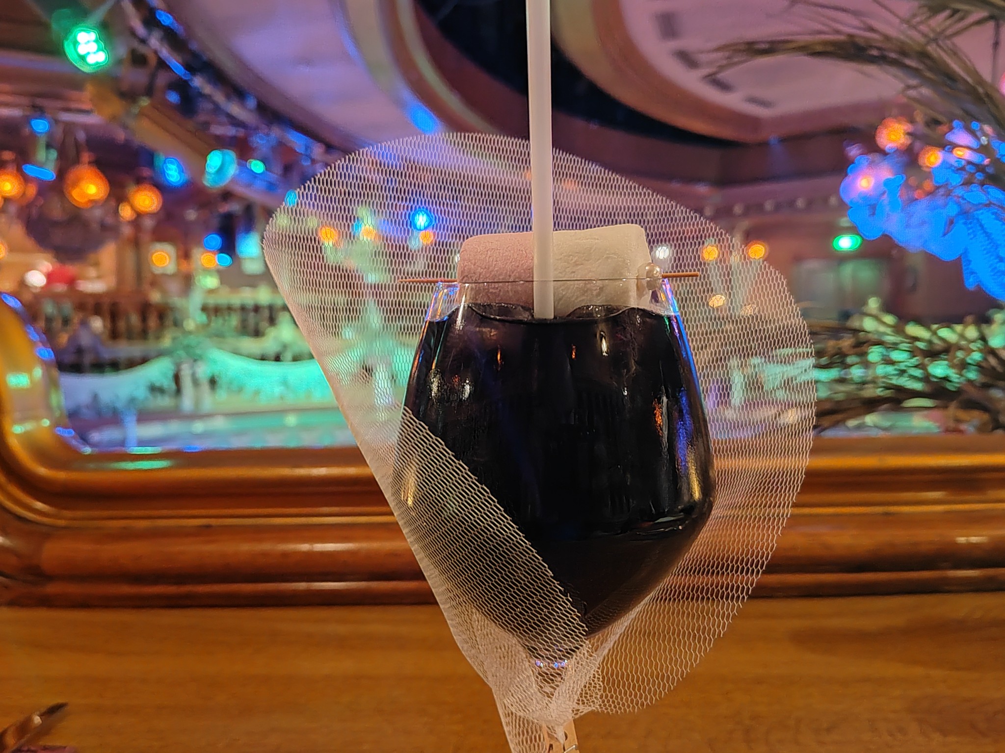 Cocktail Maléfique - The Unlucky Nugget - Halloween 2025 à Disneyland Paris - Restaurant éphémère à Frontierland