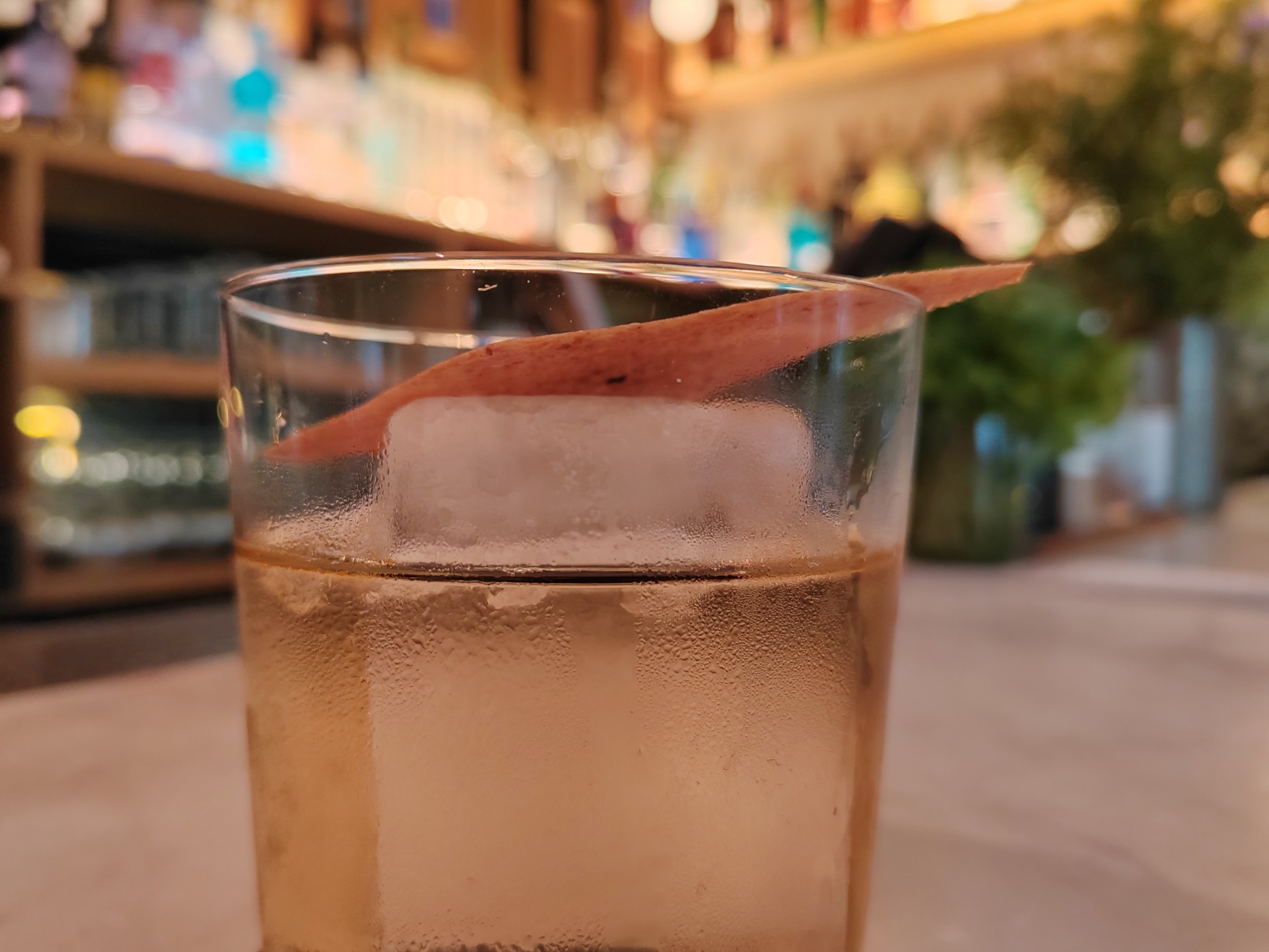Charlotte aux fraises (milk punch) - Cocktail au bar Tiger, rue Princesse à Paris