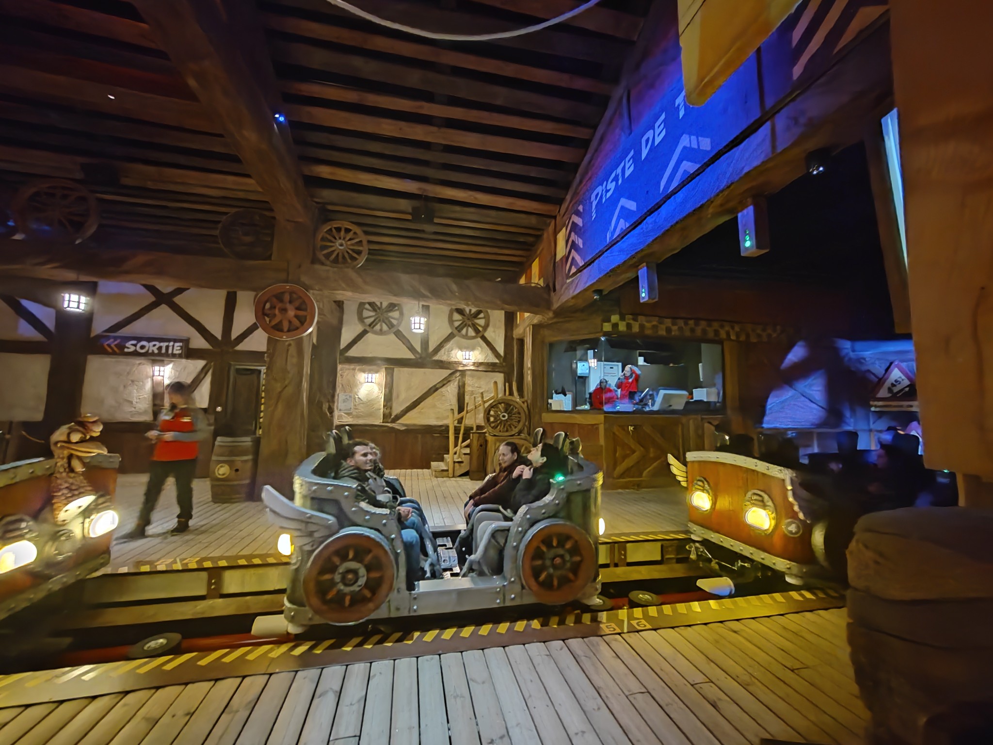 Véhicules (chars) de Cétautomatix - Nouvelle attraction 2025 - Parc Astérix