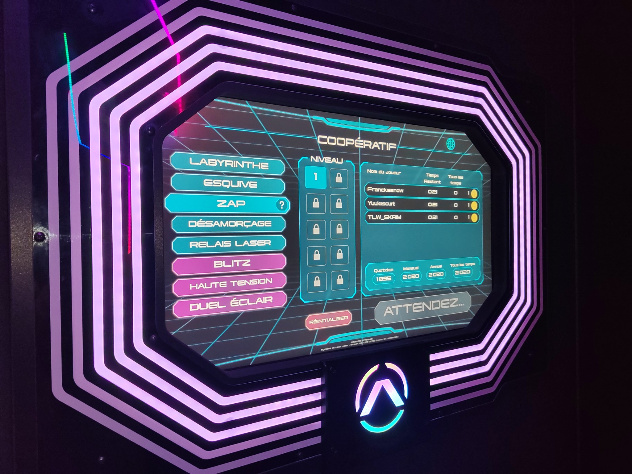 Ecran de jeux - Activate (action game à Val d'Europe, Imagi Park)