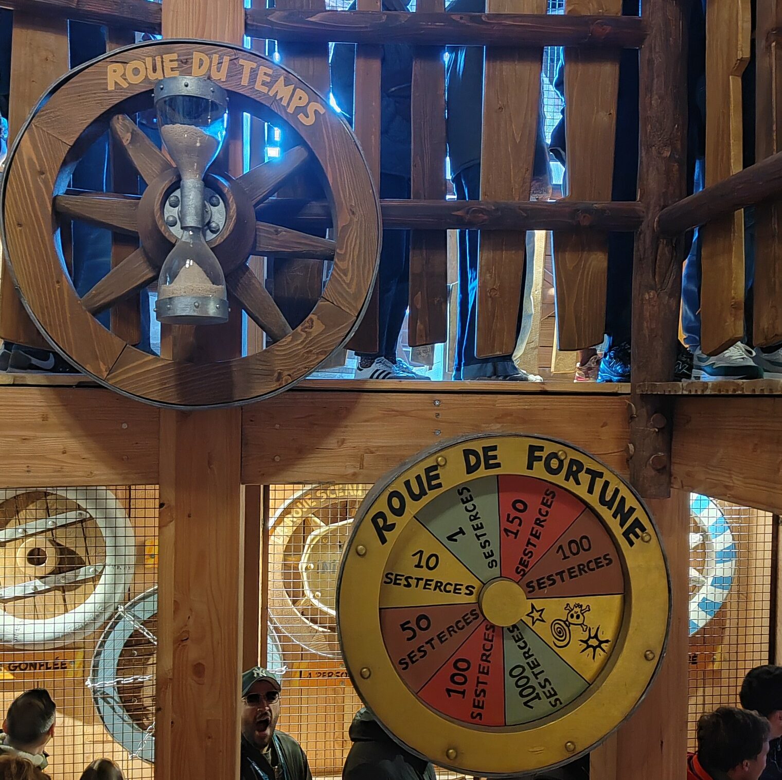 File d'attente de Cétautomatix - Nouvelle attraction 2025 - Parc Astérix