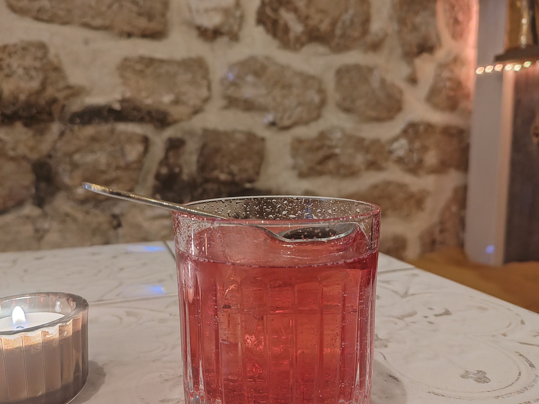 Camilo - Nunc - Bar jeune rue de Paradis - Paris 10eme