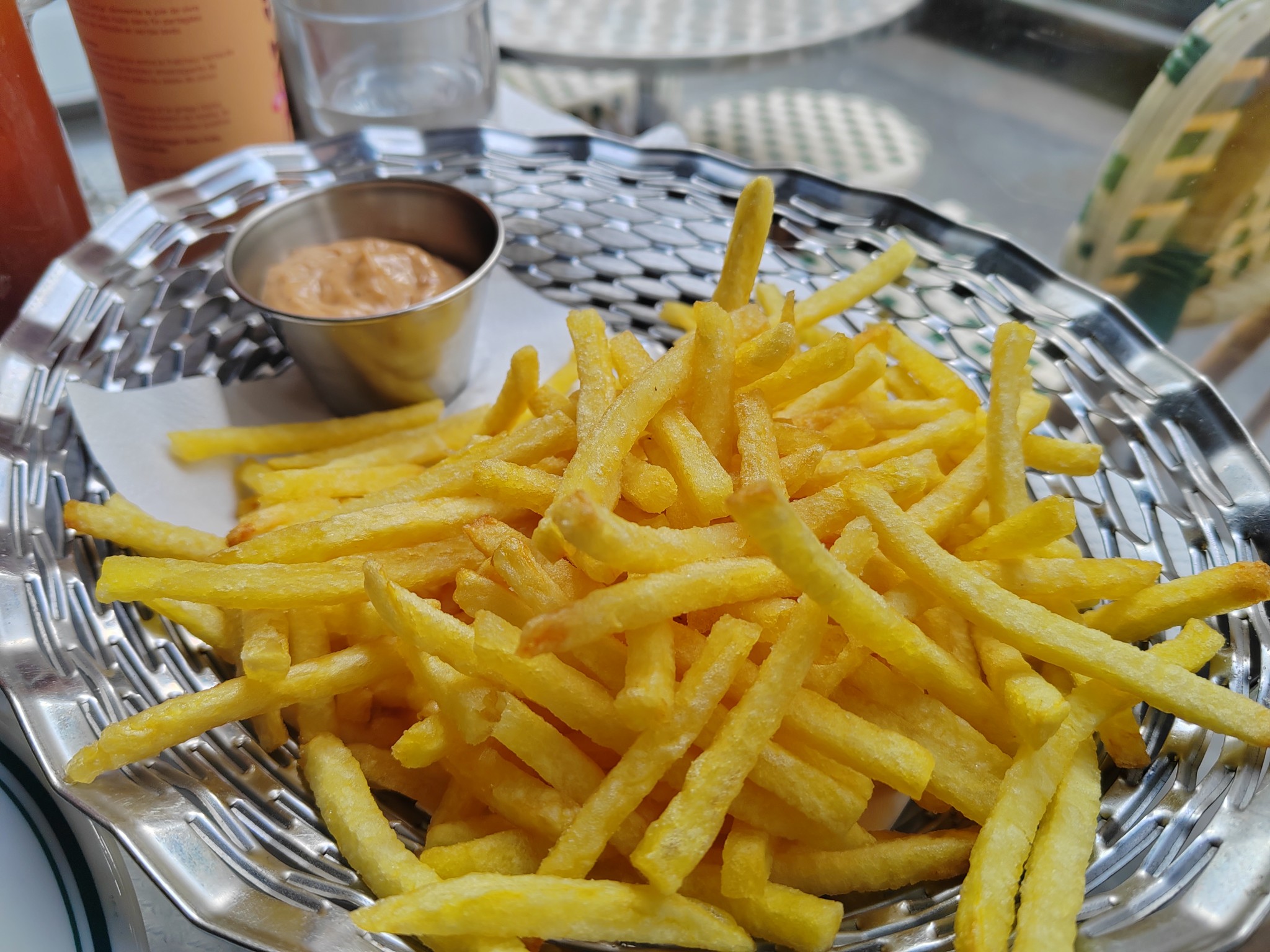 Frites - Le Cornichon, restaurant-brasserie à Paris 11ème Goncourt
