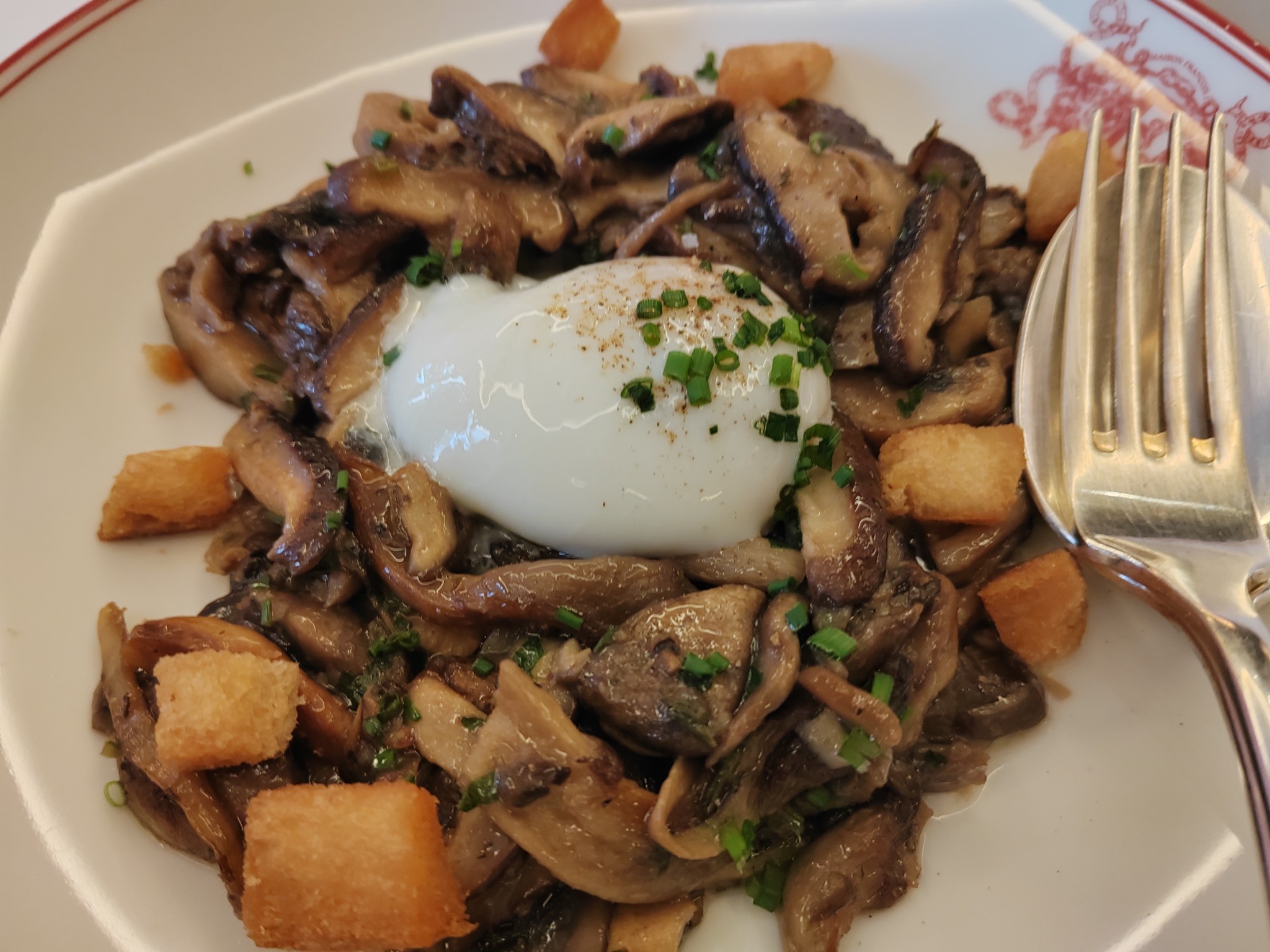 Champignons et leur œuf parfait - Restaurant Maison François 1er - Paris 8