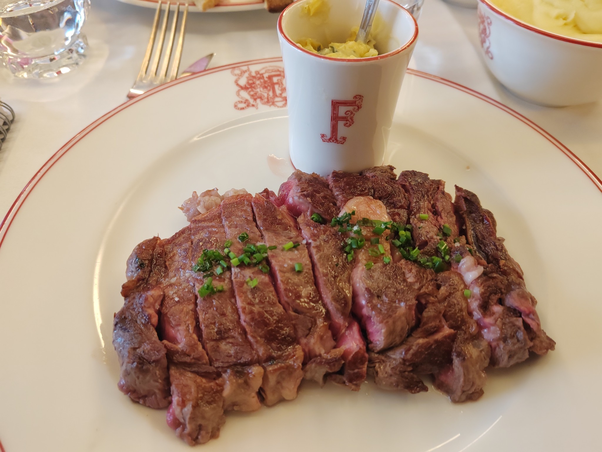 Noix d'entrecôte Angus slicée - Restaurant Maison François 1er - Paris 8