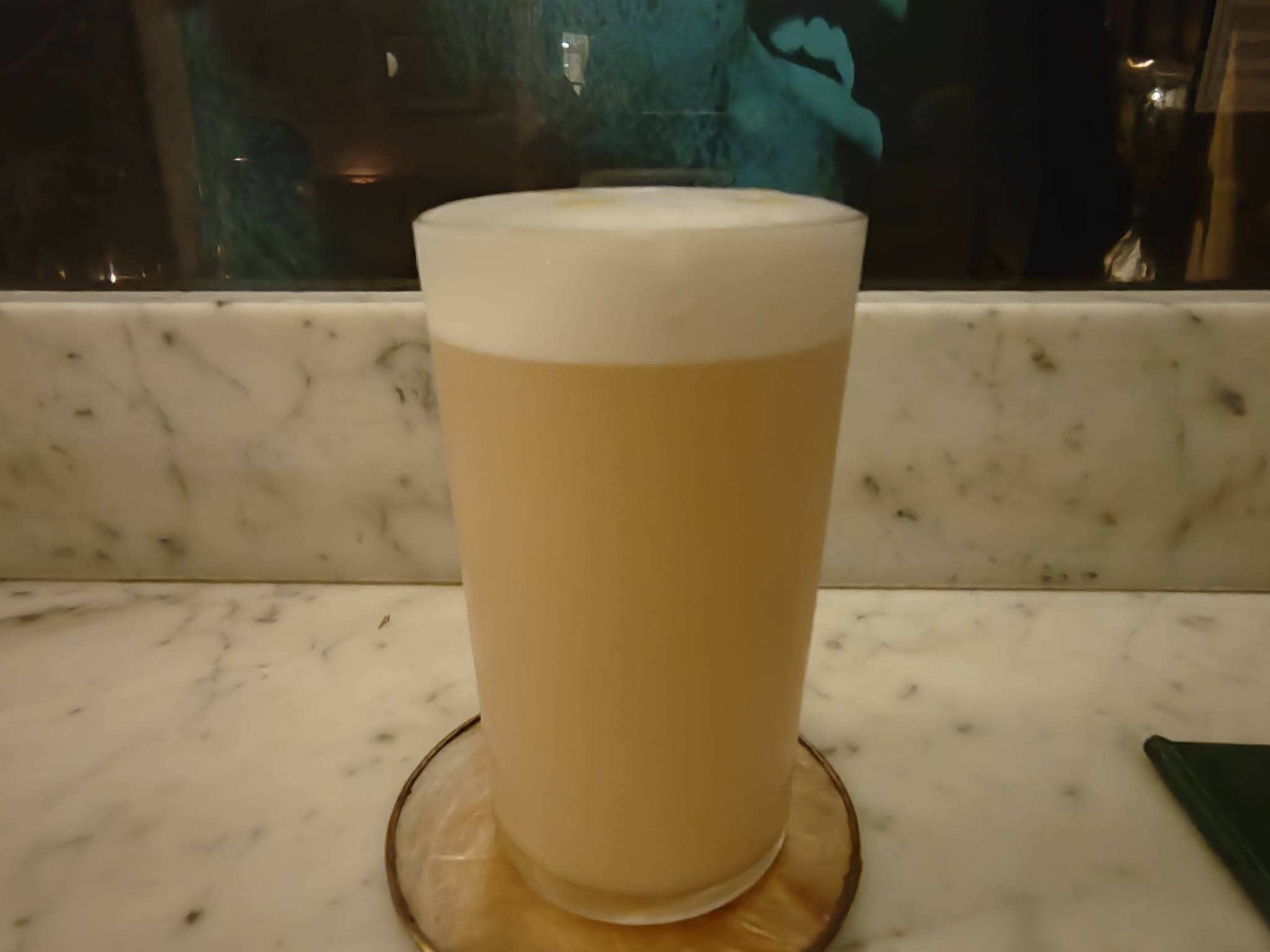 Alligator Boogaloo II - Cocktail au saké au bar à cocktails Mesures, à Paris