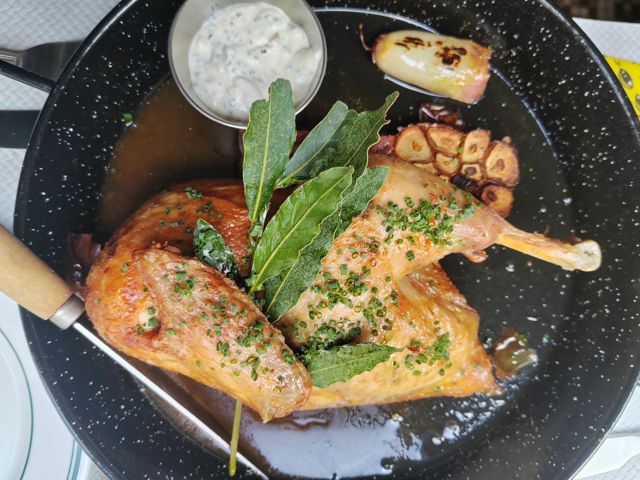 Poulet rôti - Le Cornichon, restaurant-brasserie à Paris 11ème Goncourt