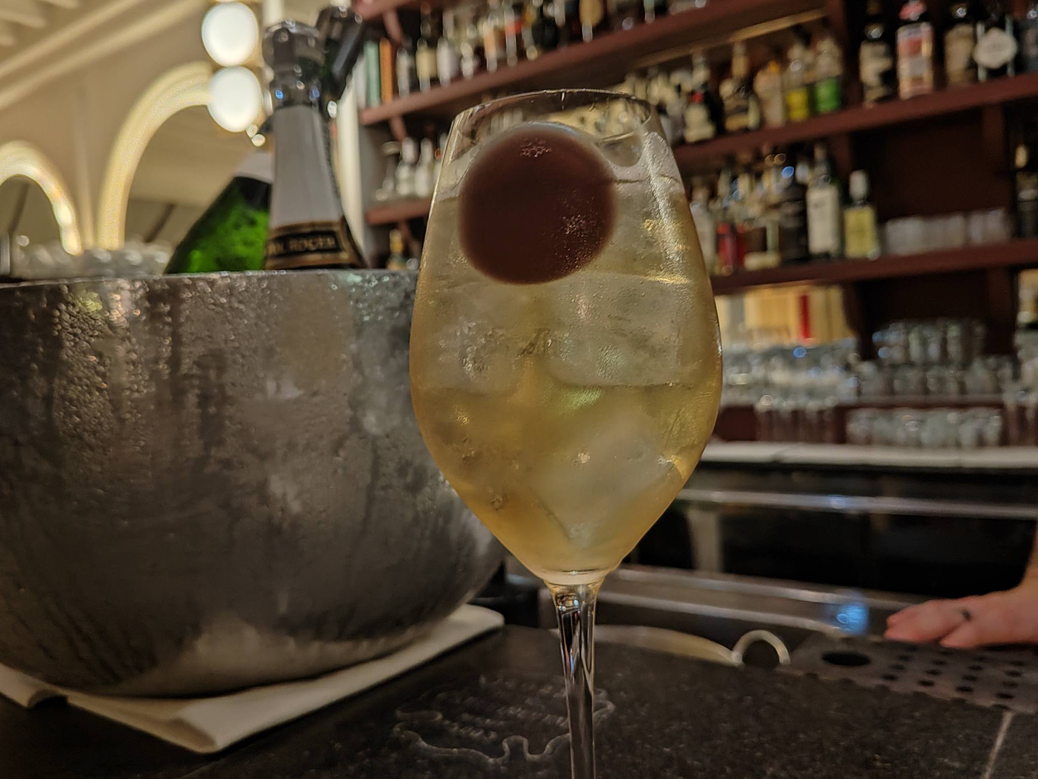 Bubble & Bloom - Cocktail de l'American Bar, bar de l'hôtel Experimental Marais
