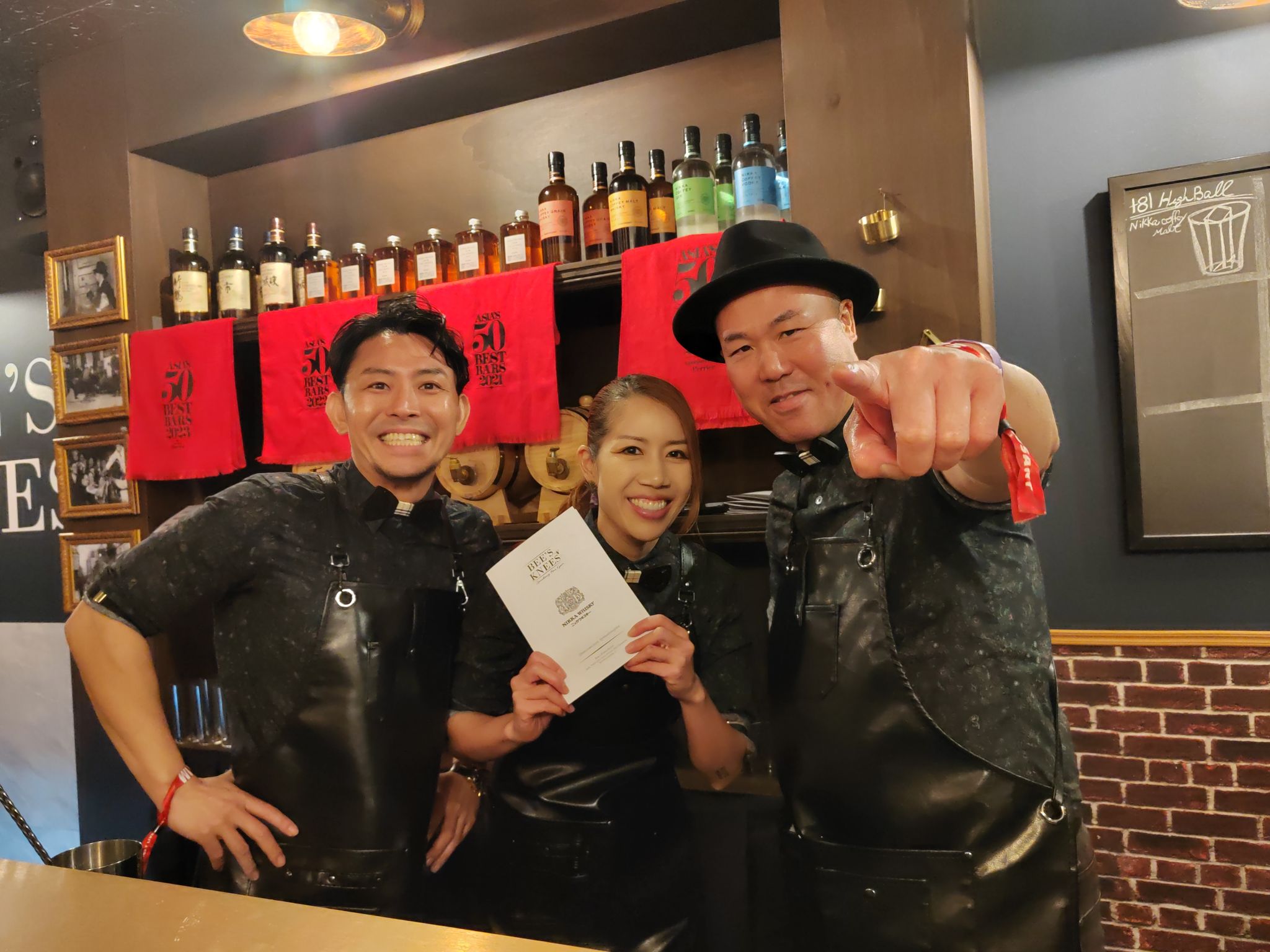 Equipe du bar Bee's Knees (Kyoto) avec Nikka Whisky à la Cocktail Street 2025