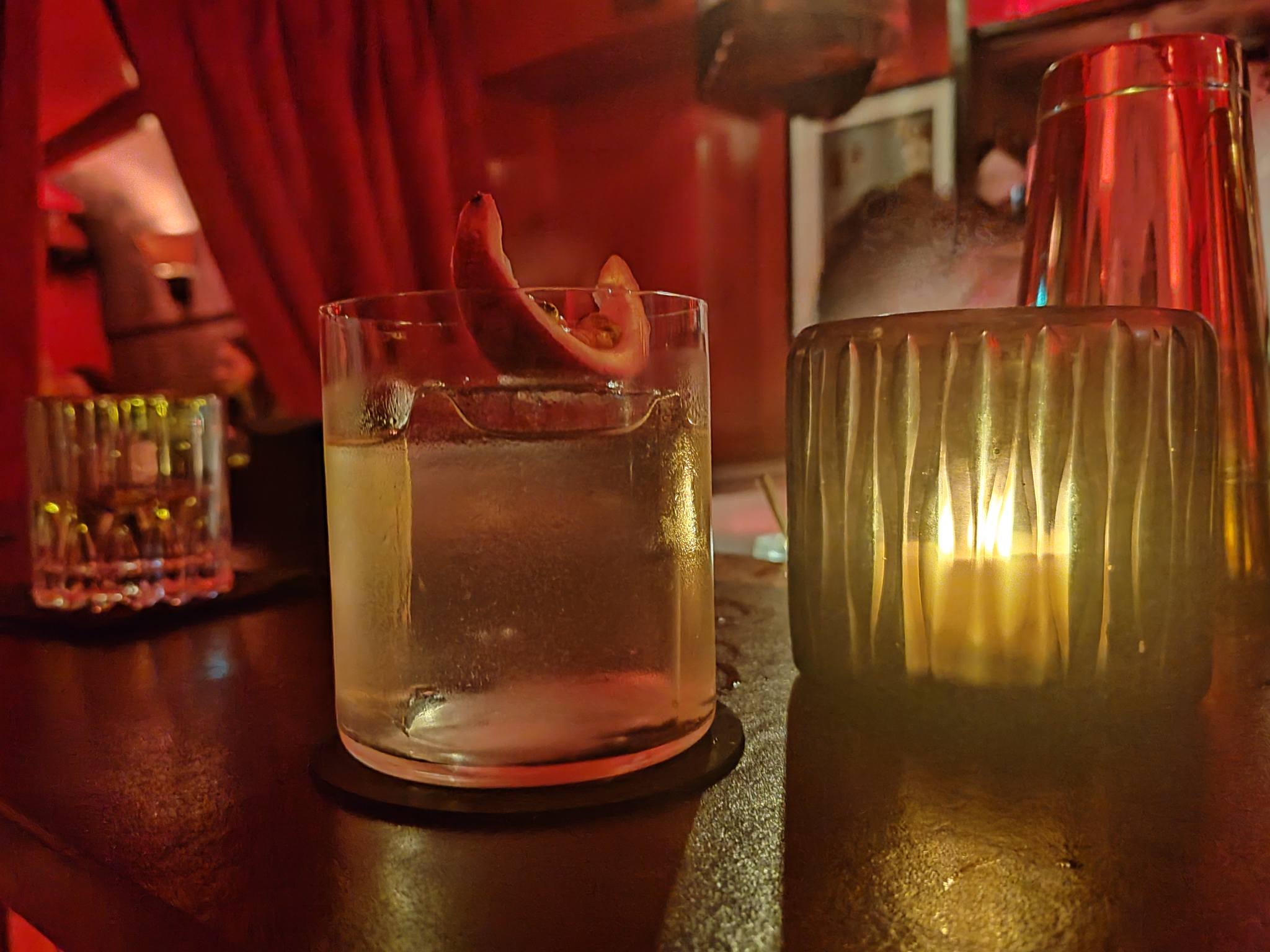 Haze Paris - Bar à cocktails speakeasy près de l'Arc de Triomphe - Clarified passion milk punch