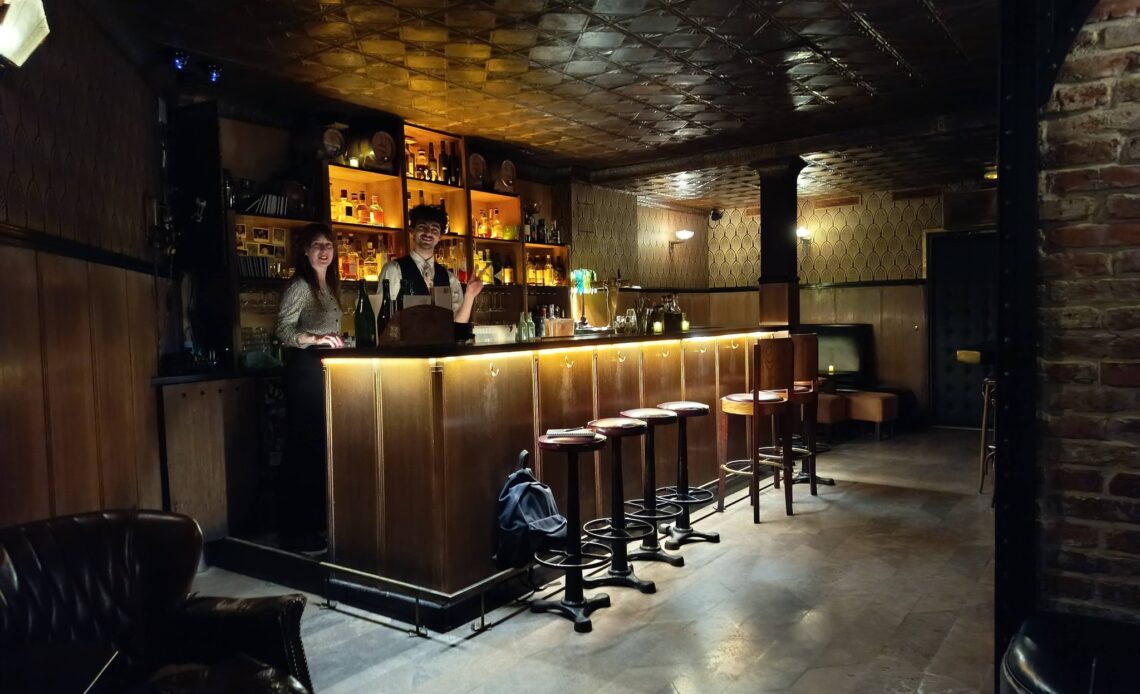 Moonshiner - Bar à cocktails speakeasy à Paris