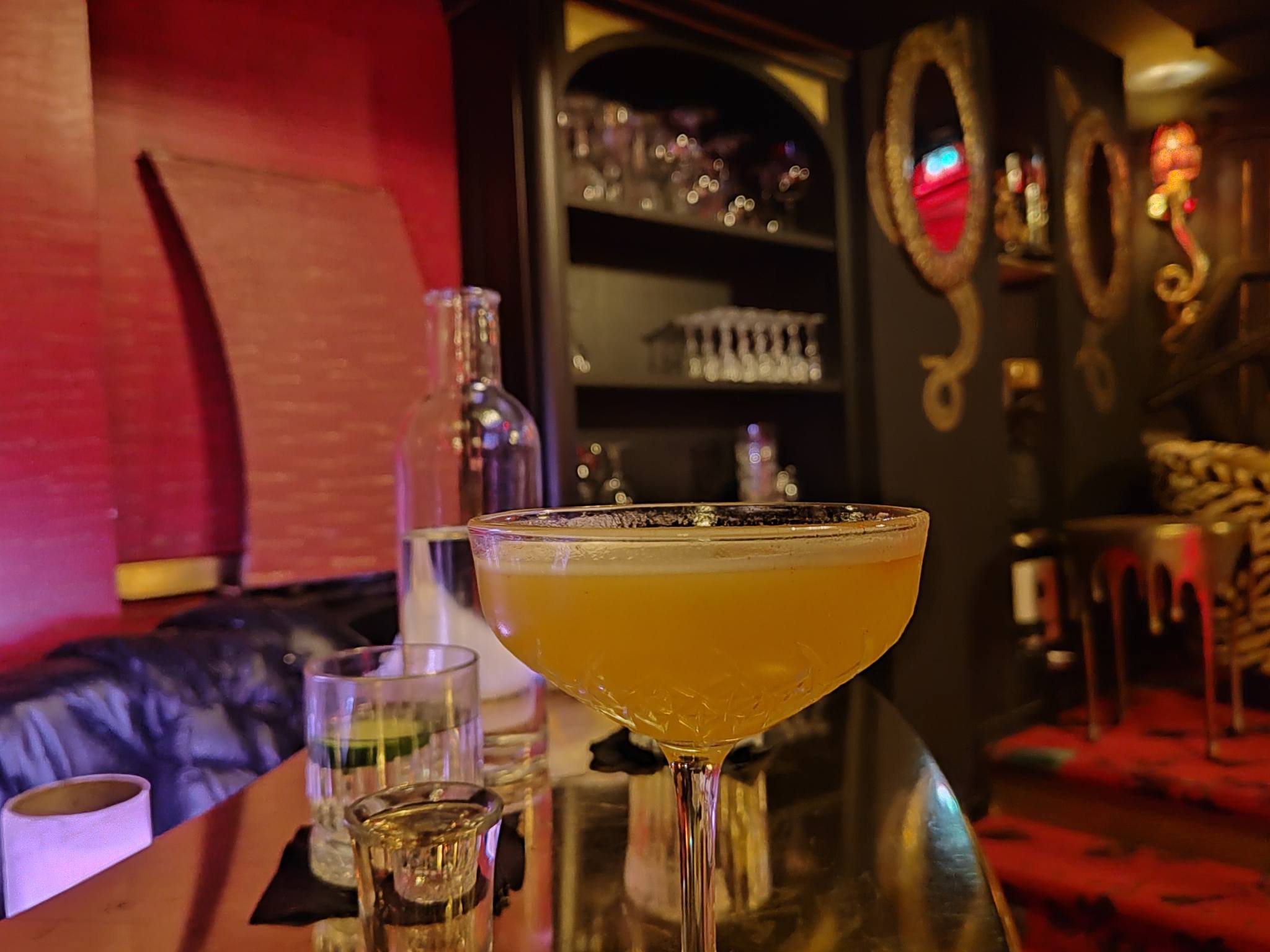 Pornstar Martini au Nonsense Montmartre