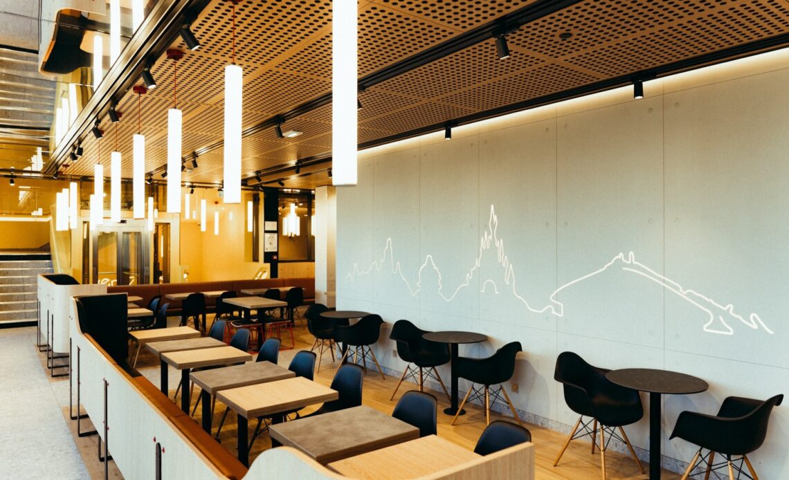 McDonald's Disney Village - Salle intérieure