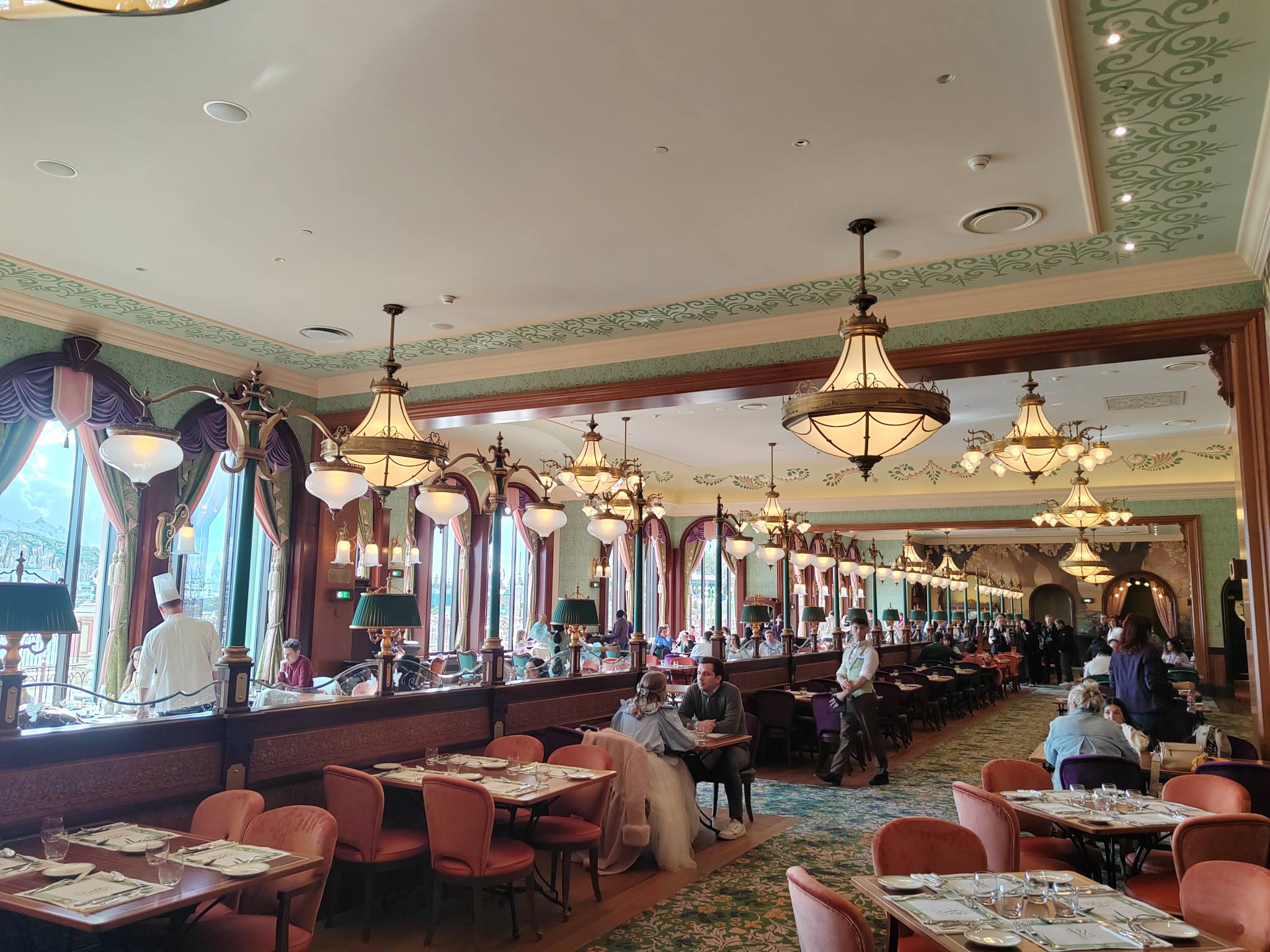 Disney Adventure World - Restaurant à table The Regal View