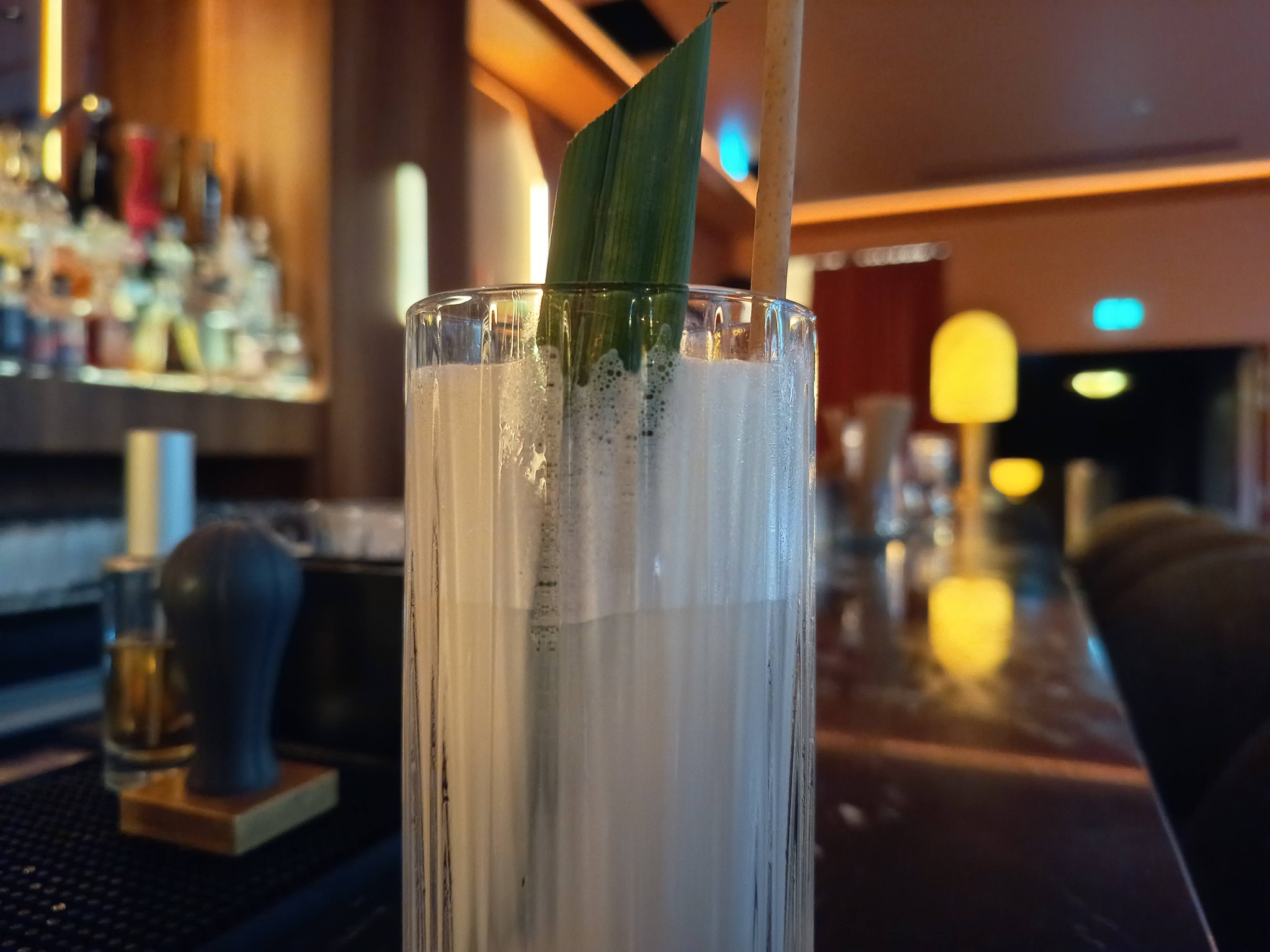 Jardin défendu - Frivole - Bar-restaurant de l'hôtel Maison Champs-Elysées à Paris 8e