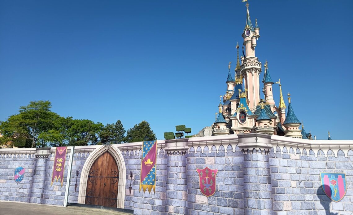 Disneyland Paris - Château de la Belle au Bois Dormant en travaux (mai 2026)