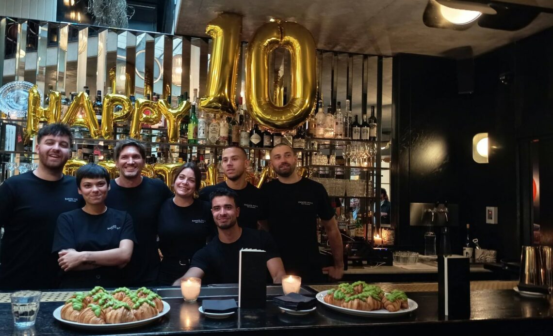 Danico - Equipe du bar à cocktails de la rue Vivienne à Paris - 10 ans (juin 2026)