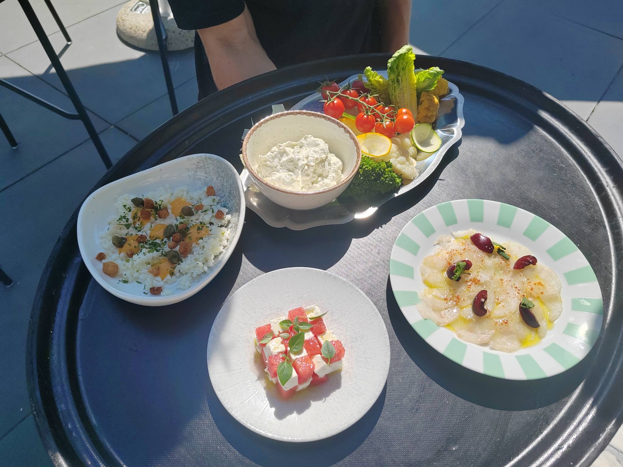 Assortiment food - St-Germain sur le rooftop La Douce heure, à l'été 2026 aux Galeries Lafayette