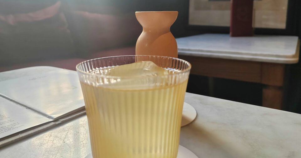 Café vert - Bar 1802 - Bar à rhum dans le 5e arrondissement de Paris