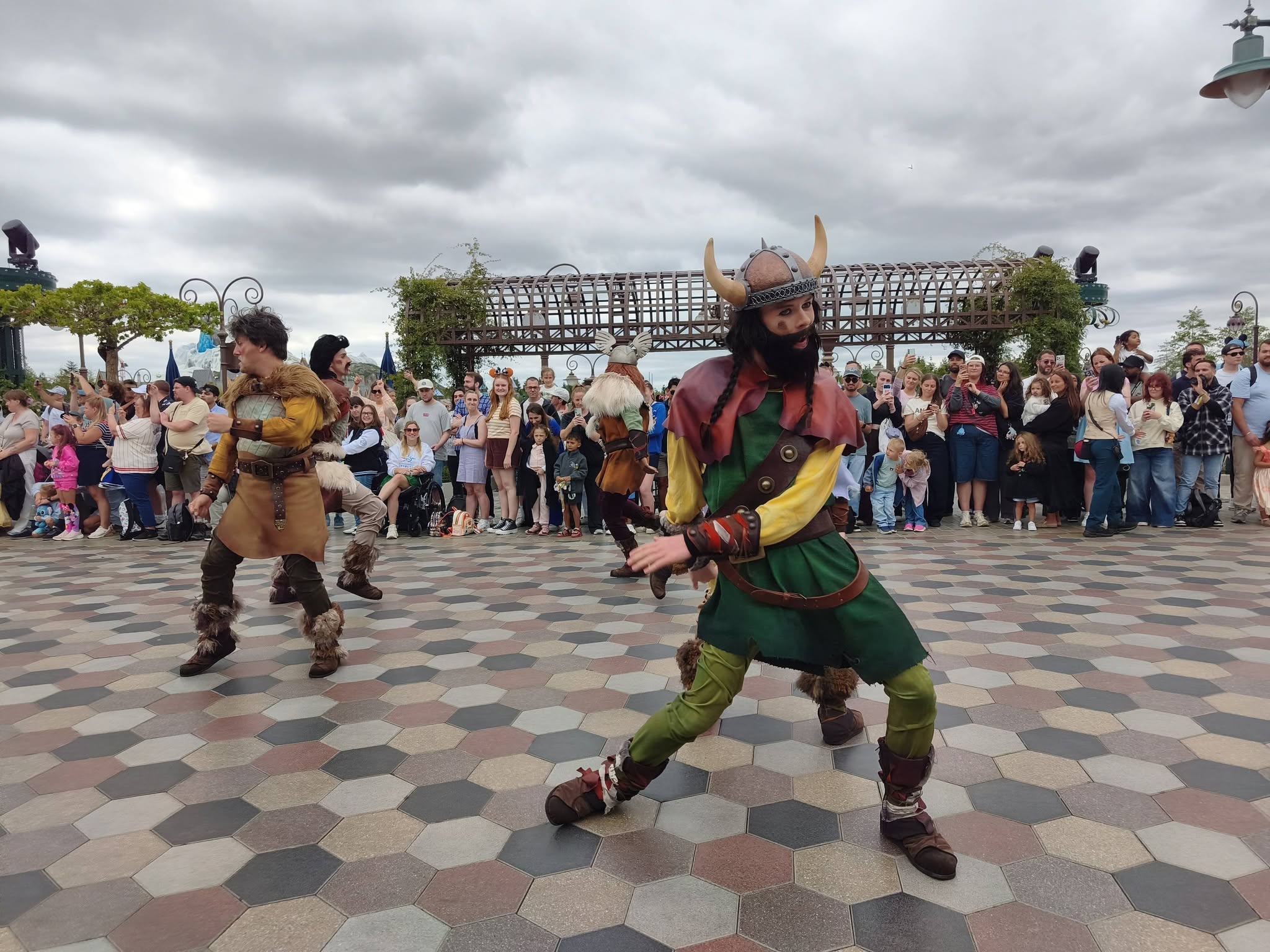 Danseurs - La Cavalcade des Princesses Disney - Nouveau spectacle à Disney Adventure World