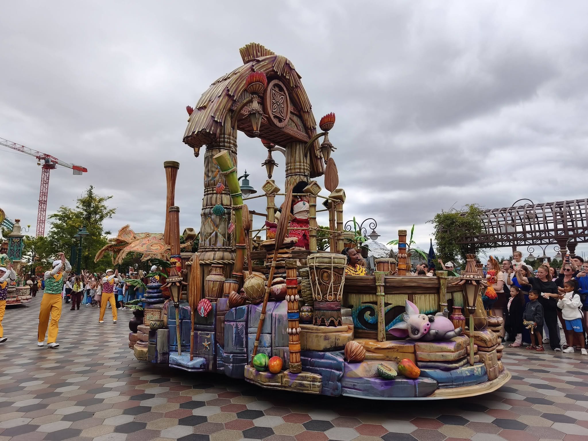 Char de princesses - La Cavalcade des Princesses Disney - Nouveau spectacle à Disney Adventure World
