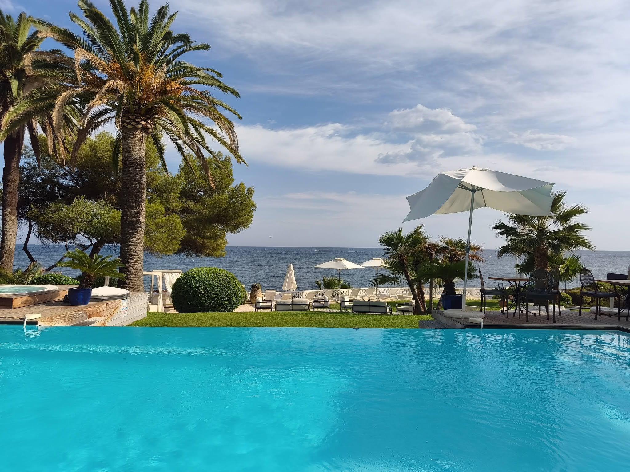 Piscine à débordement - La Villa Mauresque - Hôtel 5 étoiles à Saint-Raphaël