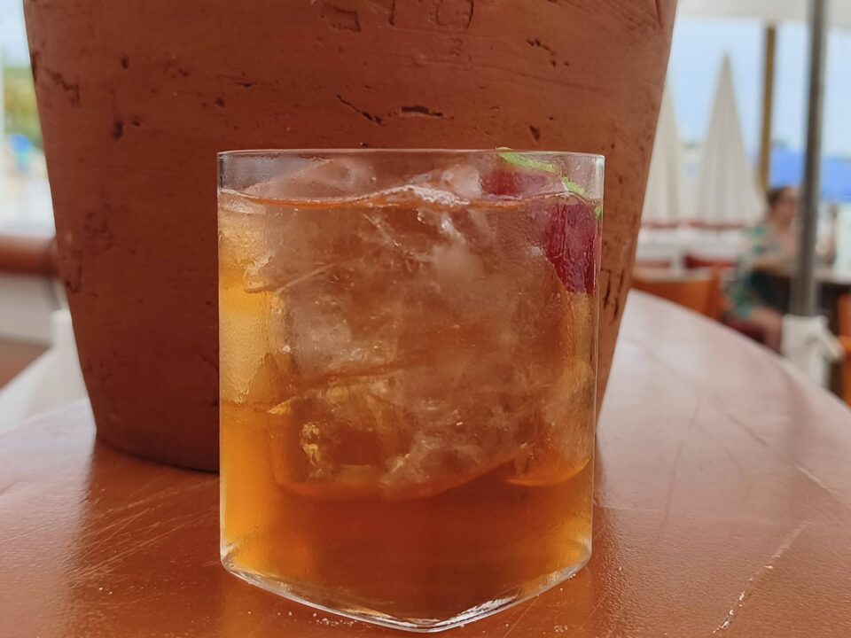 Red is Dead - Bijou Plage Experimental (Cannes)