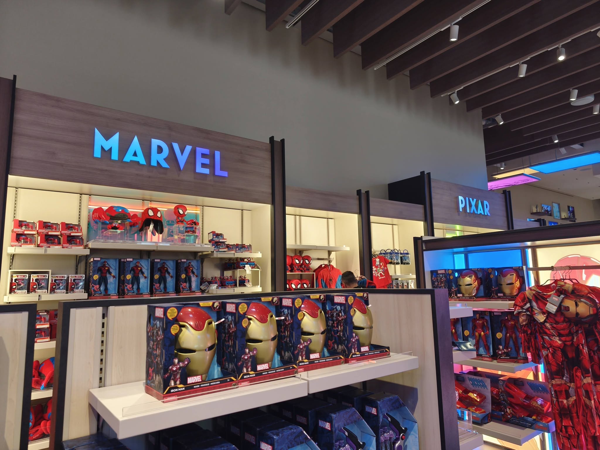 Marvel à Disney Wonders, la nouvelle boutique de Disney Village
