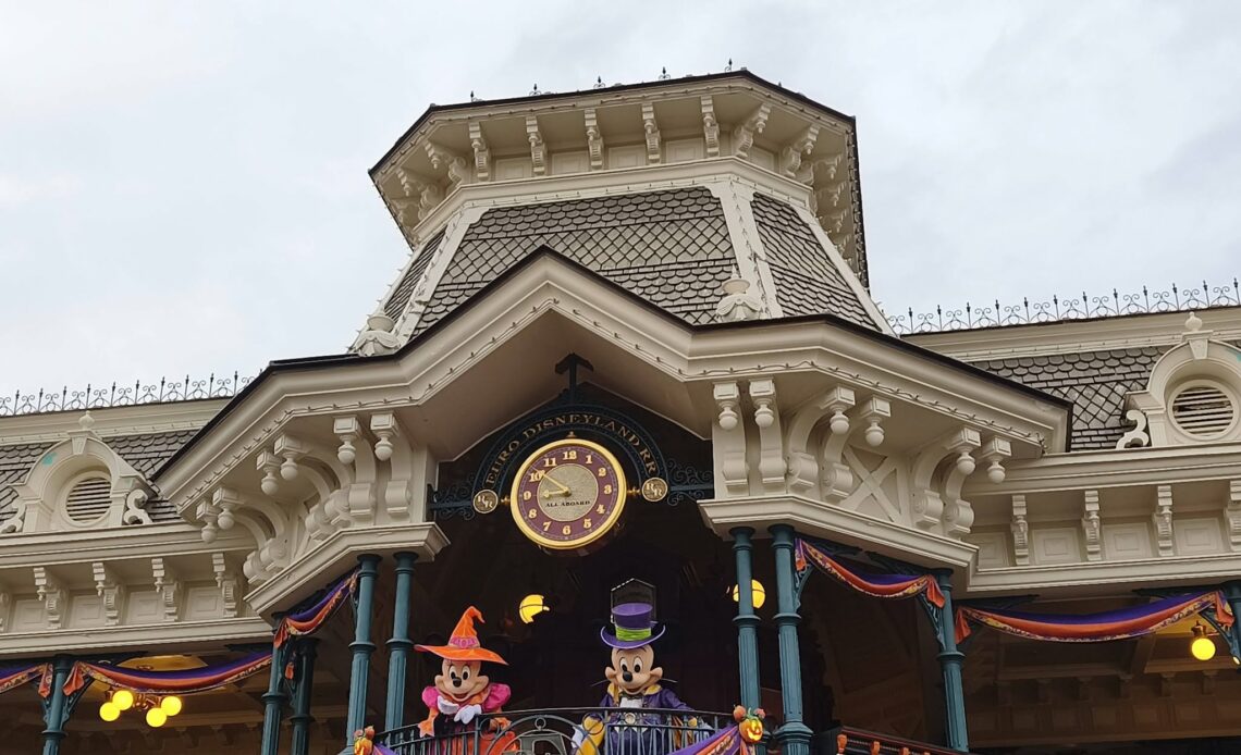 Festival Halloween Disney 2026 - Mickey et Minnie à la gare de Main Street