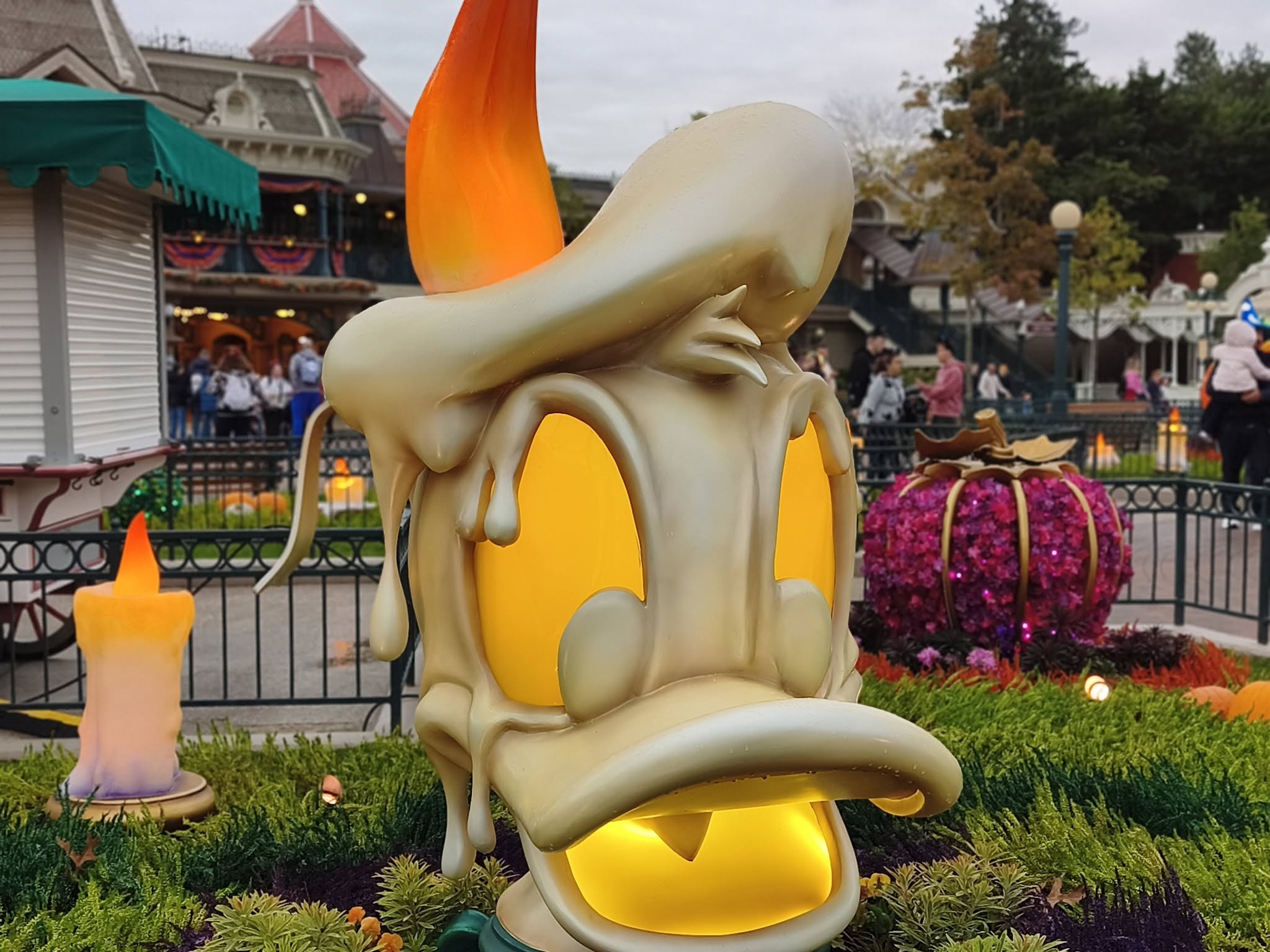 Festival Halloween Disney 2026 - Donald sur Town Square